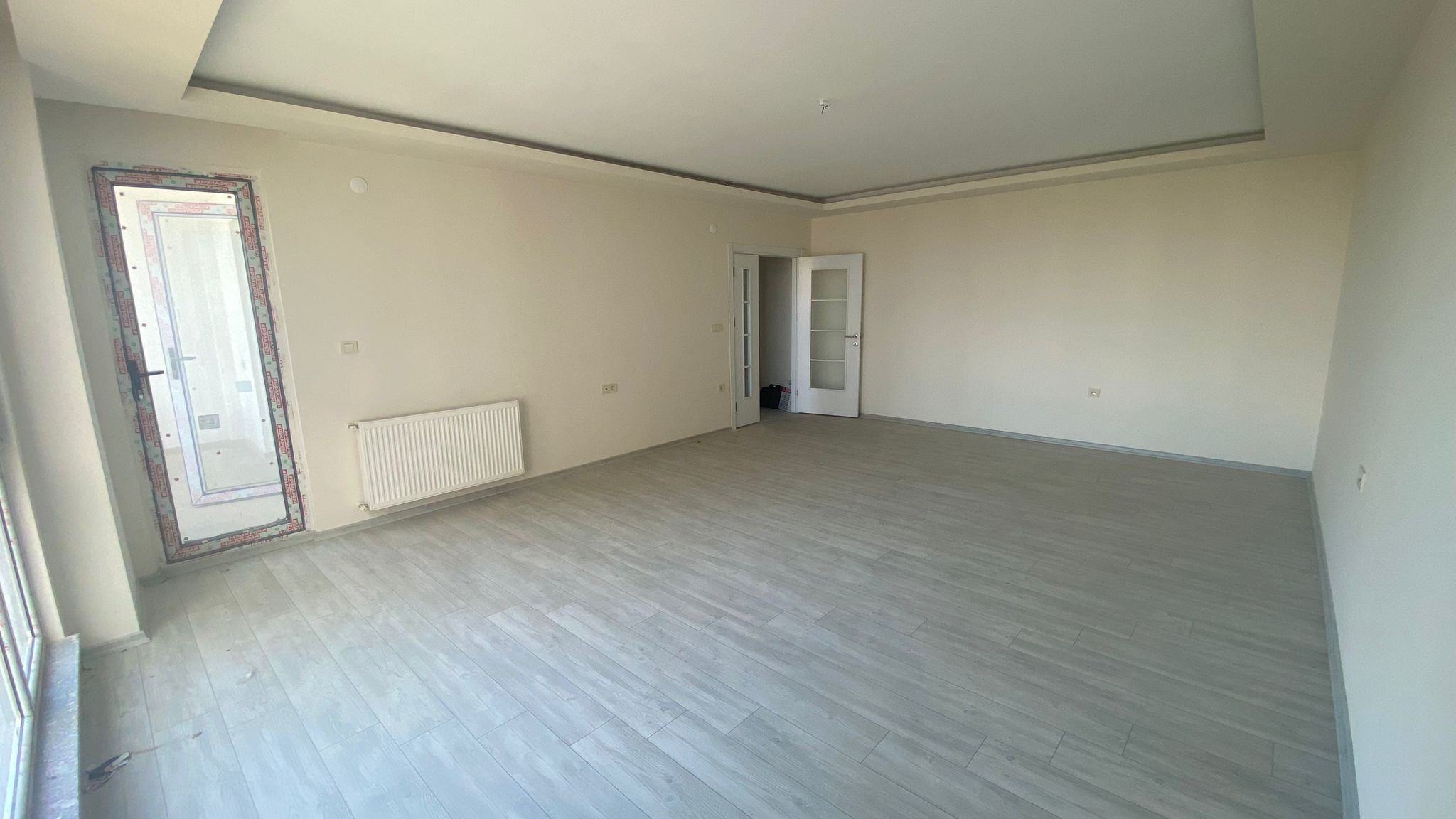 YALINCAK MAHALLESİNDE DENİZ MANZARLI 3+1 SIFIR KİRALIK DAİRE